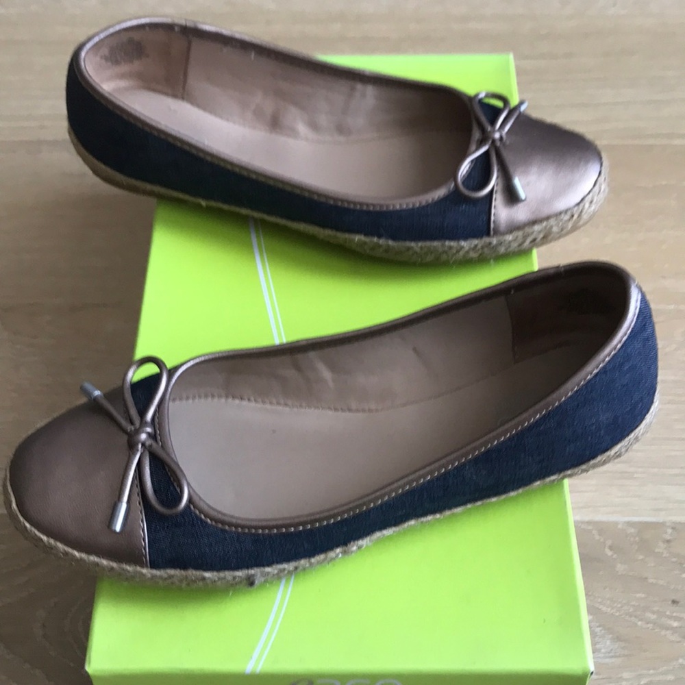 Easy Spirit e360 Denim Blue Flats Size 6